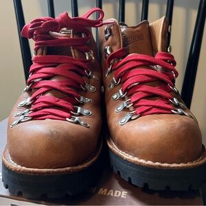 Men’s Danner Mountain Light Size 9